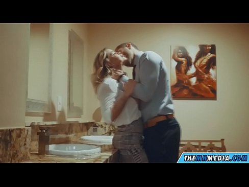 ❤️ ໃນເວລາທີ່ຜິວເນື້ອສີຂາວ busty seduces ທ່ານຢູ່ໃນຫ້ອງນ້ໍາສາທາລະນະ ❤️ ໜັງໂປ້ ທີ່ lo.sexuria-net.ru ﹏